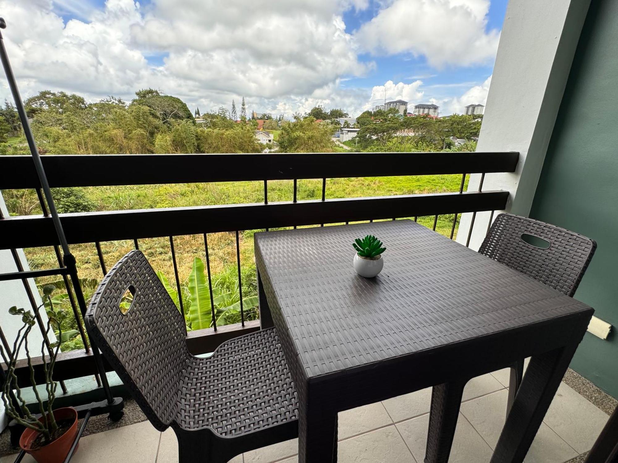 Cozyvilla At Pine Suites Tagaytay 2Br Or Studio With Free Parking 2Br In Basement Parking And Studio In Offsite Parking Tagaytay City Exterior foto